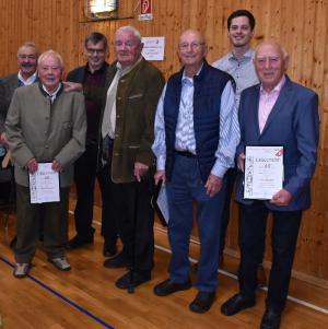 von links nach rechts  die GründungsmitgliederErnst Becker, Helmut Becker, Arno Mayer (1. Vorsitzender), Klaus Müller, Gerd Müller, Steffen Becker (2. Vorsitzender), Otto Becker. Es fehlen Karl Stork und Willy Vogel